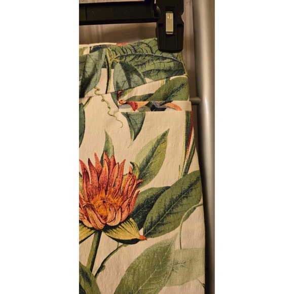 Chicos Womens Pull On White Cropped Floral Pattern‎ Chino Pants 27x23 Size 000 - Picture 5 of 10